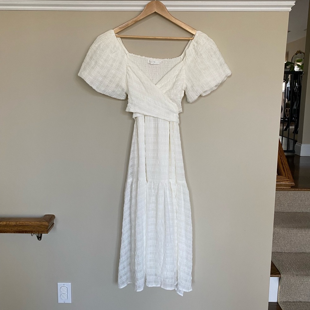 Astr Cream Puff Sleeve Midi Dress